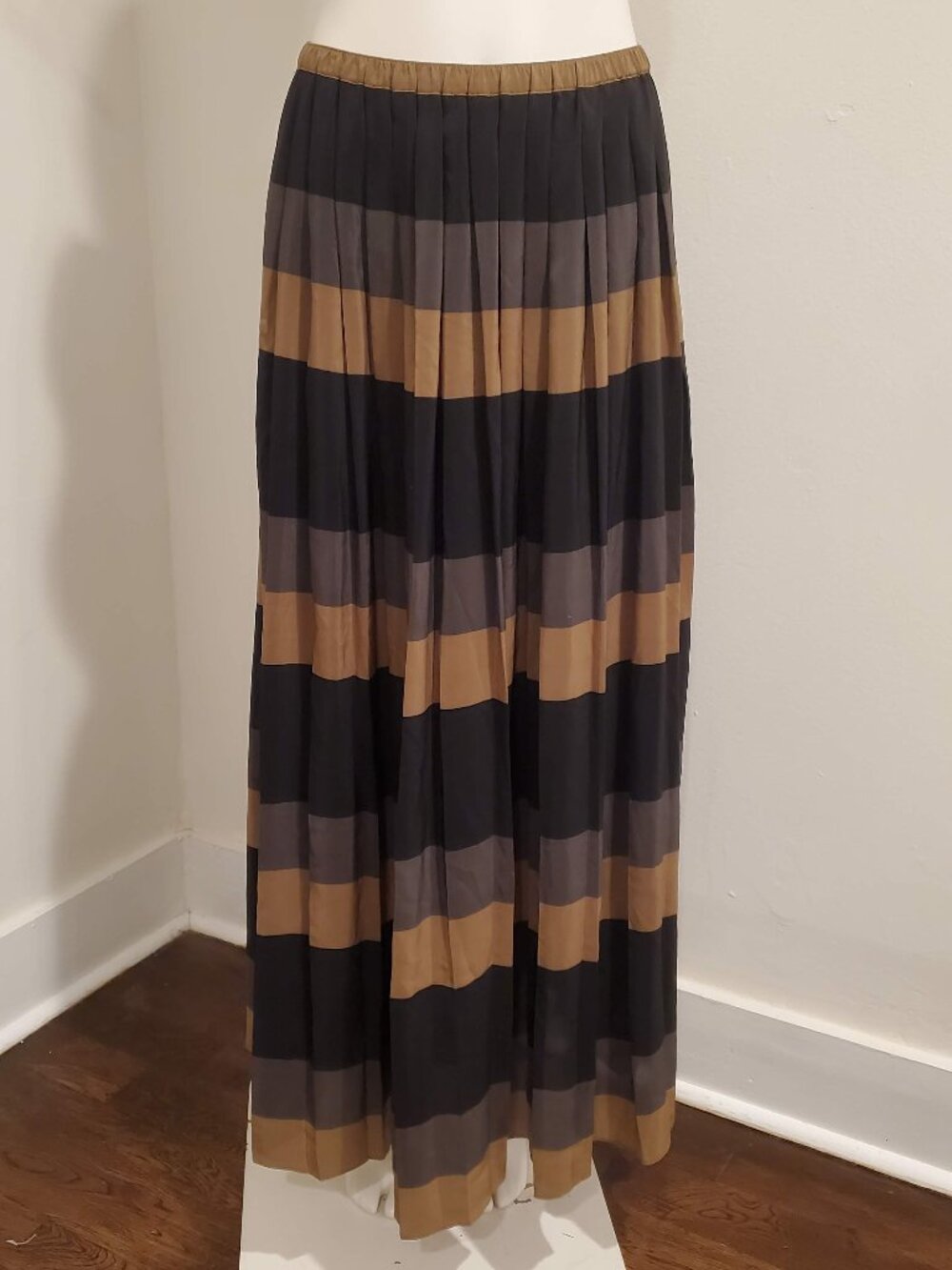 Broadway & Broome 100% Silk Striped Pleated Maxi Skirt Tan Grey Black Womens S